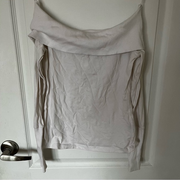Garage off the shoulder sweater size M - Picture 3 of 6
